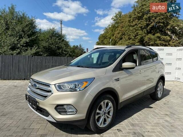 Бежевий Форд Ескейп, об'ємом двигуна 1.5 л та пробігом 158 тис. км за 10800 $, фото 1 на Automoto.ua