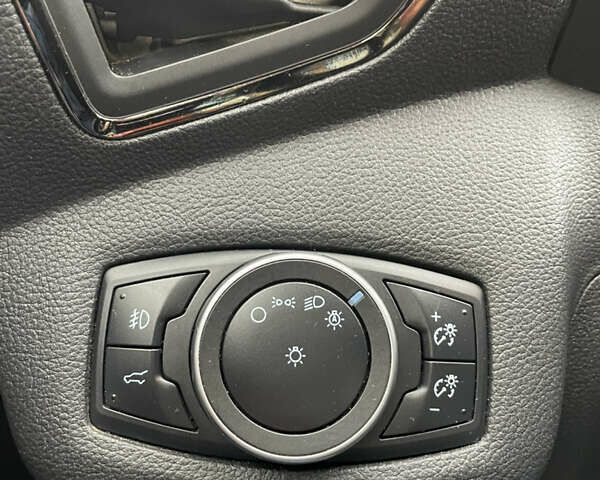 Бежевий Форд Ескейп, об'ємом двигуна 1.5 л та пробігом 227 тис. км за 13400 $, фото 12 на Automoto.ua