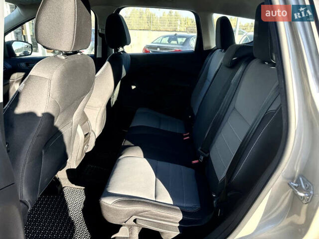 Бежевый Форд Эскейп, объемом двигателя 2.5 л и пробегом 190 тыс. км за 10199 $, фото 19 на Automoto.ua