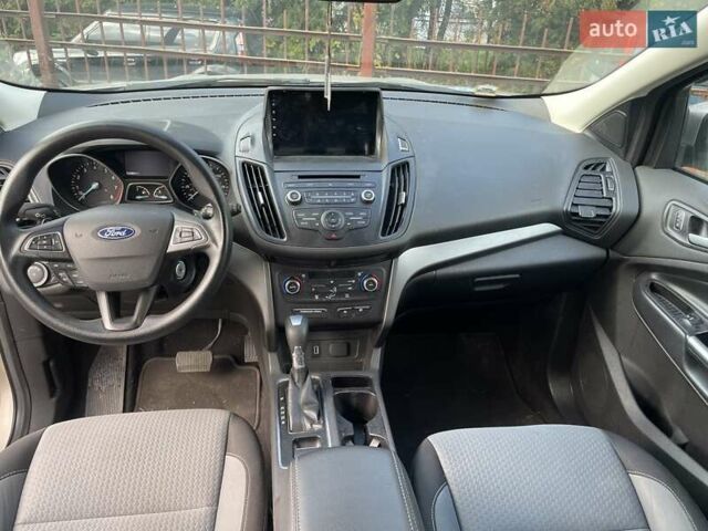 Бежевый Форд Эскейп, объемом двигателя 1.5 л и пробегом 235 тыс. км за 9350 $, фото 24 на Automoto.ua