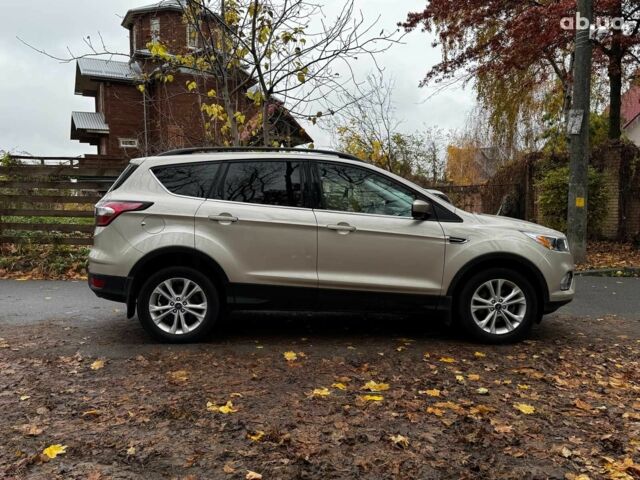 Бежевый Форд Эскейп, объемом двигателя 1.5 л и пробегом 57 тыс. км за 13990 $, фото 5 на Automoto.ua