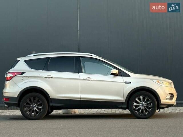 Бежевий Форд Ескейп, об'ємом двигуна 1.5 л та пробігом 38 тис. км за 13800 $, фото 4 на Automoto.ua