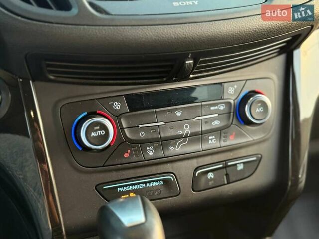 Бежевий Форд Ескейп, об'ємом двигуна 1.5 л та пробігом 38 тис. км за 13800 $, фото 28 на Automoto.ua