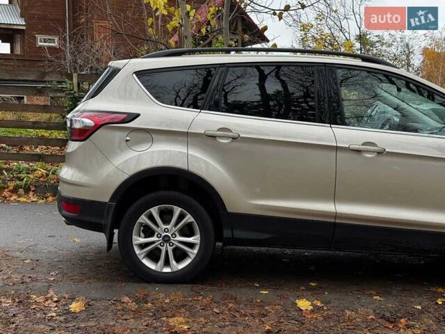 Бежевий Форд Ескейп, об'ємом двигуна 1.5 л та пробігом 57 тис. км за 13990 $, фото 4 на Automoto.ua