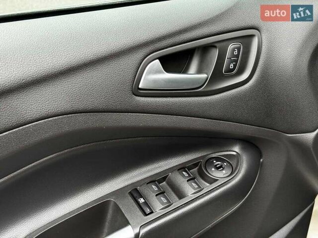 Бежевий Форд Ескейп, об'ємом двигуна 1.5 л та пробігом 57 тис. км за 13990 $, фото 12 на Automoto.ua