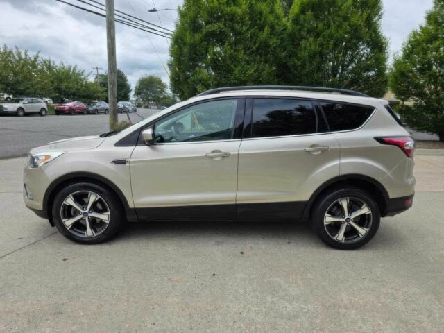 Бежевий Форд Ескейп, об'ємом двигуна 1.5 л та пробігом 43 тис. км за 11000 $, фото 3 на Automoto.ua