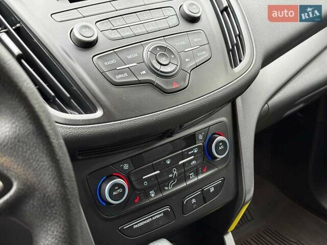 Бежевий Форд Ескейп, об'ємом двигуна 1.5 л та пробігом 57 тис. км за 13990 $, фото 17 на Automoto.ua