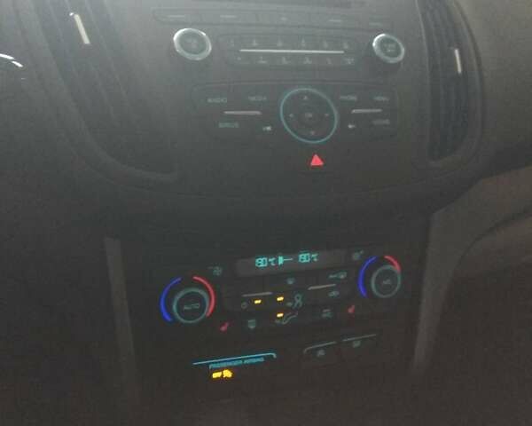 Бежевий Форд Ескейп, об'ємом двигуна 1.5 л та пробігом 93 тис. км за 13200 $, фото 5 на Automoto.ua
