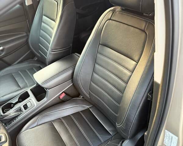 Бежевий Форд Ескейп, об'ємом двигуна 1.5 л та пробігом 38 тис. км за 13800 $, фото 34 на Automoto.ua