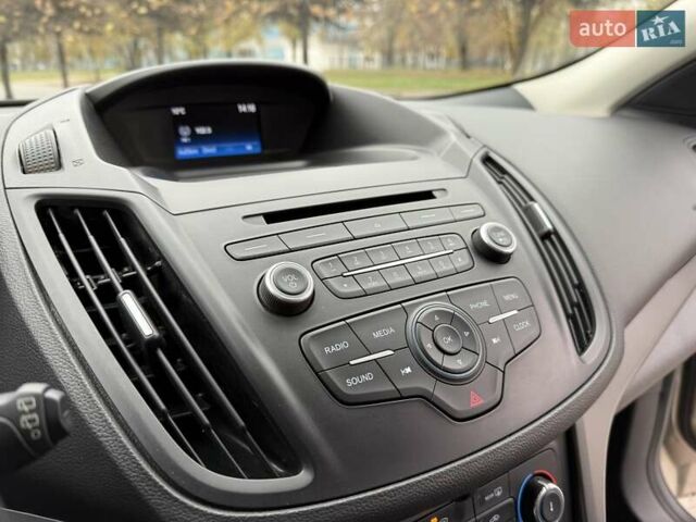 Бежевый Форд Эскейп, объемом двигателя 2.5 л и пробегом 46 тыс. км за 14700 $, фото 18 на Automoto.ua