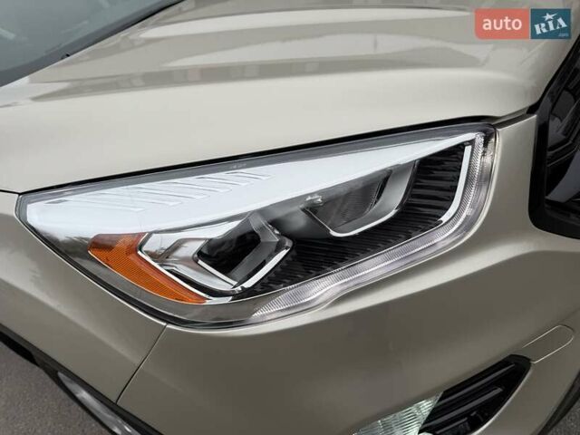 Бежевый Форд Эскейп, объемом двигателя 2.5 л и пробегом 46 тыс. км за 14700 $, фото 4 на Automoto.ua