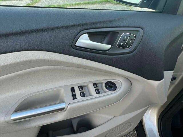 Бежевий Форд Ескейп, об'ємом двигуна 0 л та пробігом 112 тис. км за 8600 $, фото 9 на Automoto.ua