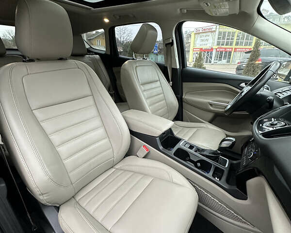 Бежевый Форд Эскейп, объемом двигателя 2 л и пробегом 126 тыс. км за 14400 $, фото 8 на Automoto.ua