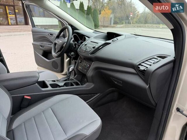 Бежевый Форд Эскейп, объемом двигателя 2.5 л и пробегом 46 тыс. км за 14700 $, фото 24 на Automoto.ua