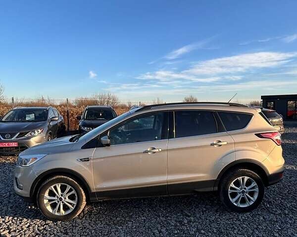 Бежевый Форд Эскейп, объемом двигателя 1.5 л и пробегом 238 тыс. км за 10499 $, фото 4 на Automoto.ua