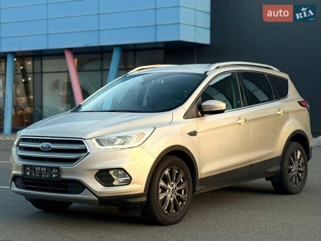 Бежевий Форд Ескейп, об'ємом двигуна 1.5 л та пробігом 38 тис. км за 13800 $, фото 12 на Automoto.ua