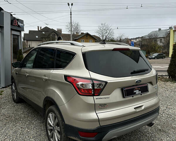 Бежевый Форд Эскейп, объемом двигателя 2 л и пробегом 126 тыс. км за 14400 $, фото 5 на Automoto.ua