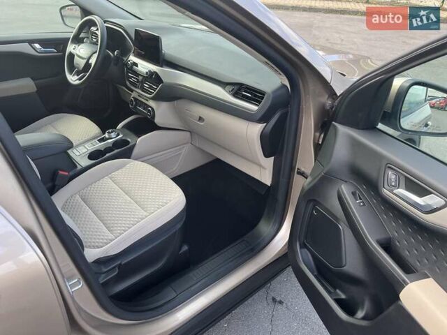 Форд Эскейп 2020 в Львове на Automoto.ua Бежевый Форд Эскейп, объемом двигателя 0 л и пробегом 60 тыс. км за 15500 $, фото 11 на Automoto.ua