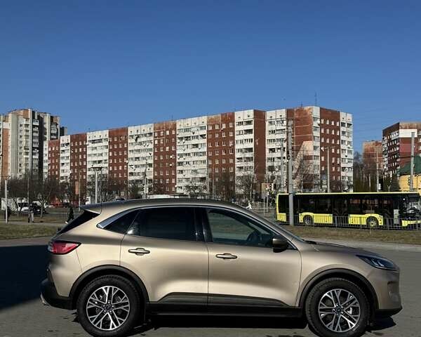 Бежевый Форд Эскейп, объемом двигателя 2 л и пробегом 59 тыс. км за 20300 $, фото 7 на Automoto.ua