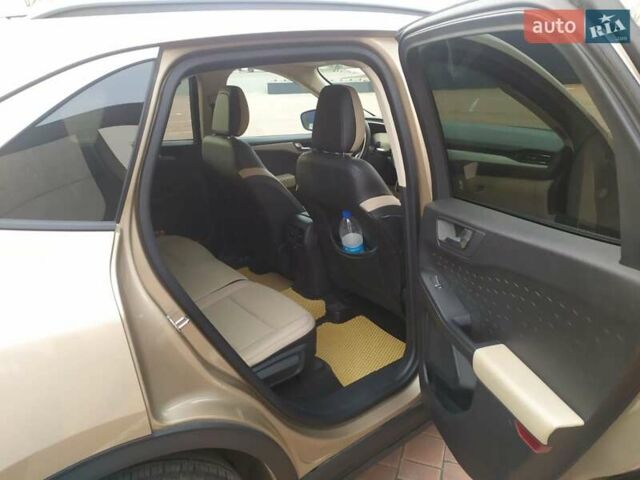 Бежевий Форд Ескейп, об'ємом двигуна 2 л та пробігом 30 тис. км за 22000 $, фото 6 на Automoto.ua