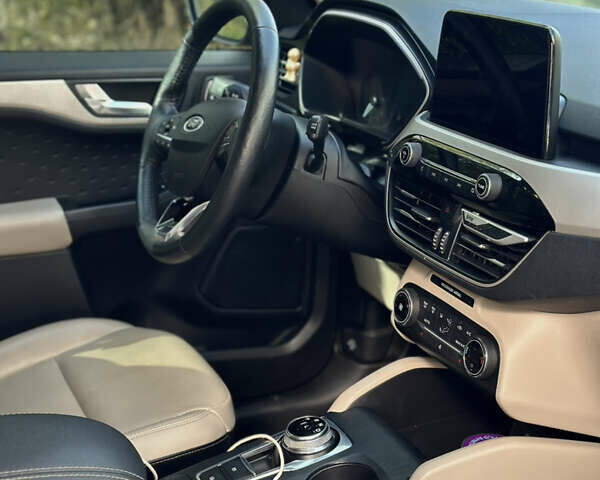 Бежевый Форд Эскейп, объемом двигателя 1.5 л и пробегом 72 тыс. км за 19300 $, фото 6 на Automoto.ua