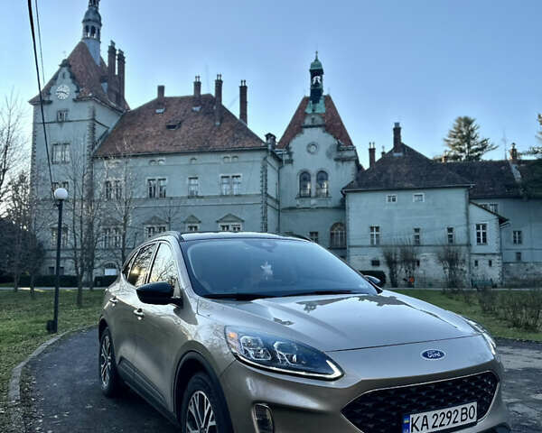 Бежевый Форд Эскейп, объемом двигателя 1.5 л и пробегом 72 тыс. км за 19300 $, фото 1 на Automoto.ua