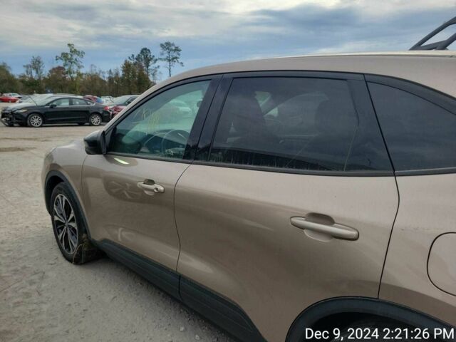 Бежевый Форд Эскейп, объемом двигателя 0 л и пробегом 35 тыс. км за 5500 $, фото 3 на Automoto.ua