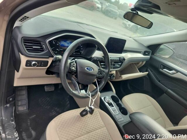 Бежевый Форд Эскейп, объемом двигателя 0 л и пробегом 35 тыс. км за 5500 $, фото 7 на Automoto.ua