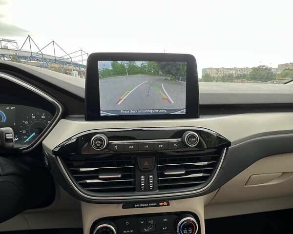 Бежевий Форд Ескейп, об'ємом двигуна 1.5 л та пробігом 40 тис. км за 18900 $, фото 21 на Automoto.ua