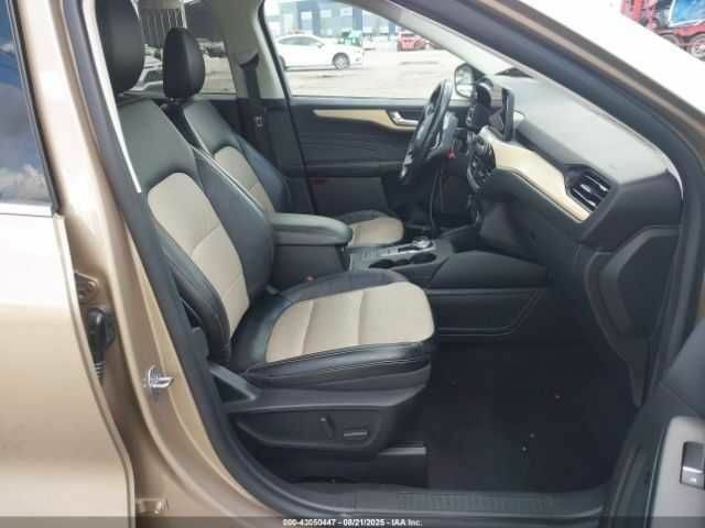 Бежевый Форд Эскейп, объемом двигателя 2.5 л и пробегом 38 тыс. км за 4500 $, фото 3 на Automoto.ua