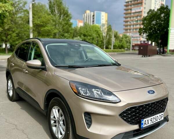 Бежевий Форд Ескейп, об'ємом двигуна 1.5 л та пробігом 40 тис. км за 18900 $, фото 7 на Automoto.ua