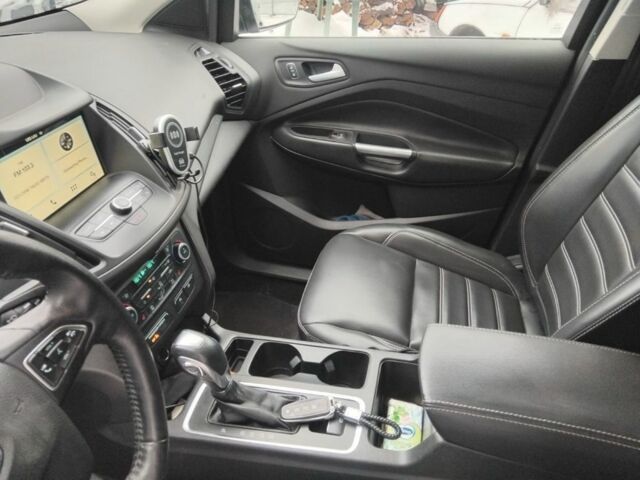 Черный Форд Эскейп, объемом двигателя 1.5 л и пробегом 156 тыс. км за 11500 $, фото 6 на Automoto.ua