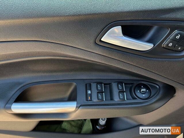 Черный Форд Эскейп, объемом двигателя 2 л и пробегом 186 тыс. км за 13500 $, фото 11 на Automoto.ua