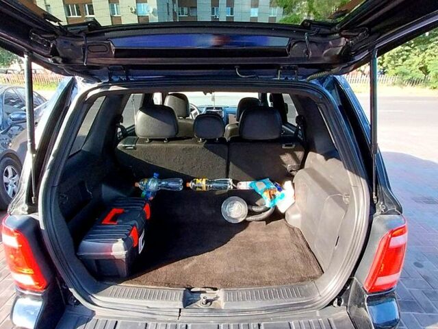 Черный Форд Эскейп, объемом двигателя 3 л и пробегом 388 тыс. км за 11100 $, фото 11 на Automoto.ua