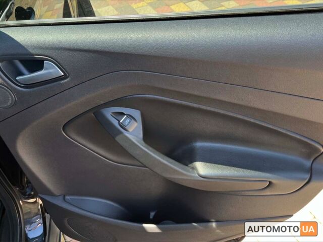 Черный Форд Эскейп, объемом двигателя 2 л и пробегом 186 тыс. км за 13500 $, фото 20 на Automoto.ua