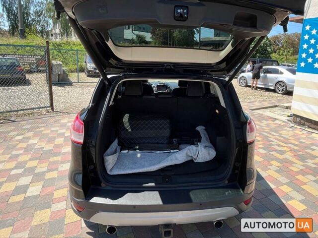 Черный Форд Эскейп, объемом двигателя 2 л и пробегом 186 тыс. км за 13500 $, фото 18 на Automoto.ua