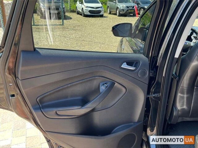 Черный Форд Эскейп, объемом двигателя 2 л и пробегом 186 тыс. км за 13500 $, фото 14 на Automoto.ua