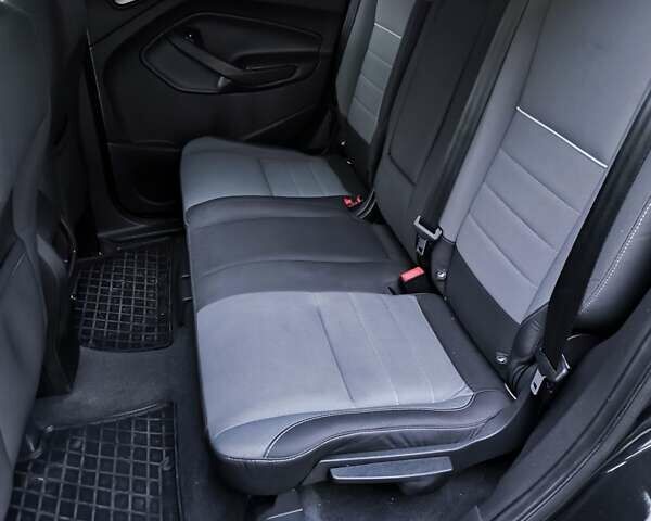 Черный Форд Эскейп, объемом двигателя 1.6 л и пробегом 165 тыс. км за 10900 $, фото 6 на Automoto.ua