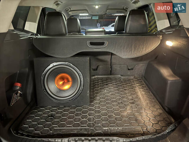 Черный Форд Эскейп, объемом двигателя 2 л и пробегом 220 тыс. км за 10300 $, фото 12 на Automoto.ua