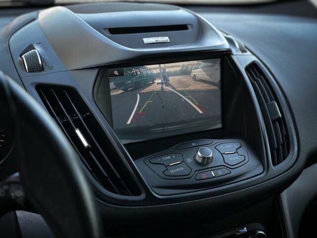 Черный Форд Эскейп, объемом двигателя 2 л и пробегом 190 тыс. км за 9500 $, фото 17 на Automoto.ua