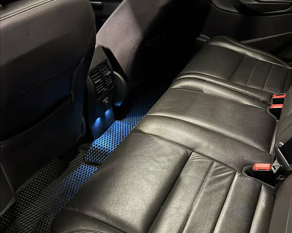 Черный Форд Эскейп, объемом двигателя 2 л и пробегом 220 тыс. км за 10300 $, фото 11 на Automoto.ua