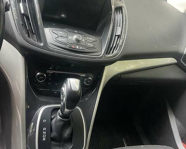 Черный Форд Эскейп, объемом двигателя 2 л и пробегом 201 тыс. км за 10200 $, фото 6 на Automoto.ua