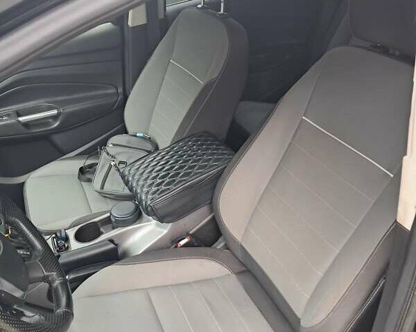 Черный Форд Эскейп, объемом двигателя 1.6 л и пробегом 160 тыс. км за 10000 $, фото 2 на Automoto.ua