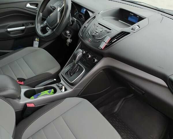 Черный Форд Эскейп, объемом двигателя 2 л и пробегом 145 тыс. км за 9999 $, фото 3 на Automoto.ua