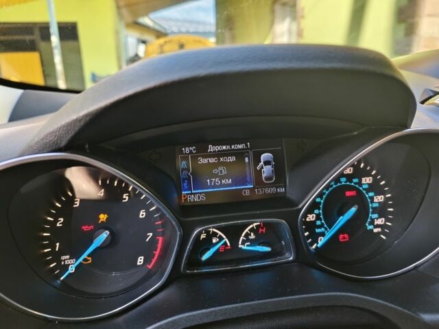 Чорний Форд Ескейп, об'ємом двигуна 2 л та пробігом 135 тис. км за 10300 $, фото 5 на Automoto.ua