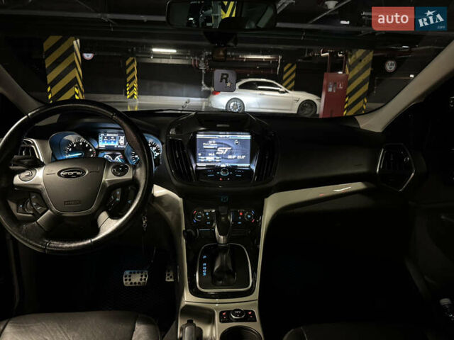 Черный Форд Эскейп, объемом двигателя 2 л и пробегом 220 тыс. км за 10300 $, фото 7 на Automoto.ua