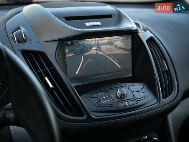 Черный Форд Эскейп, объемом двигателя 2 л и пробегом 189 тыс. км за 9500 $, фото 17 на Automoto.ua