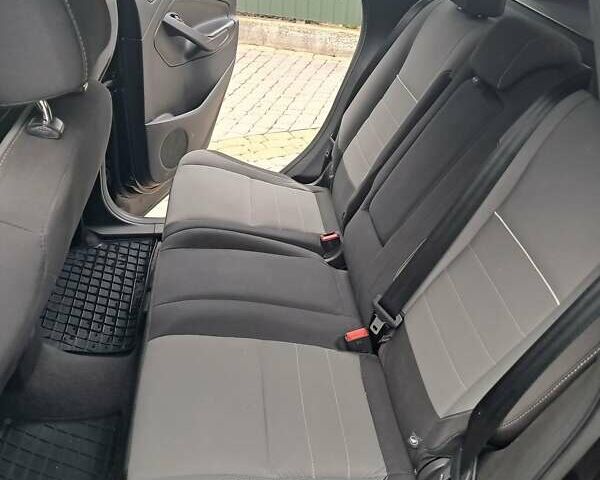 Черный Форд Эскейп, объемом двигателя 1.6 л и пробегом 160 тыс. км за 10000 $, фото 4 на Automoto.ua