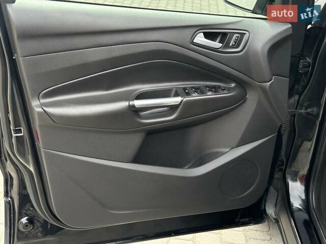 Чорний Форд Ескейп, об'ємом двигуна 1.6 л та пробігом 266 тис. км за 9500 $, фото 4 на Automoto.ua