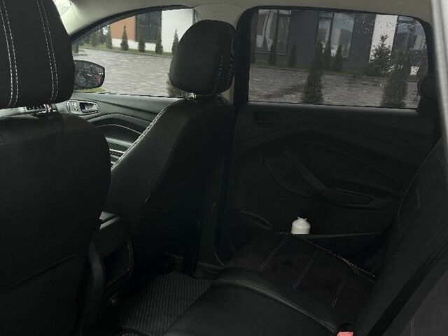 Черный Форд Эскейп, объемом двигателя 2.5 л и пробегом 234 тыс. км за 10900 $, фото 3 на Automoto.ua